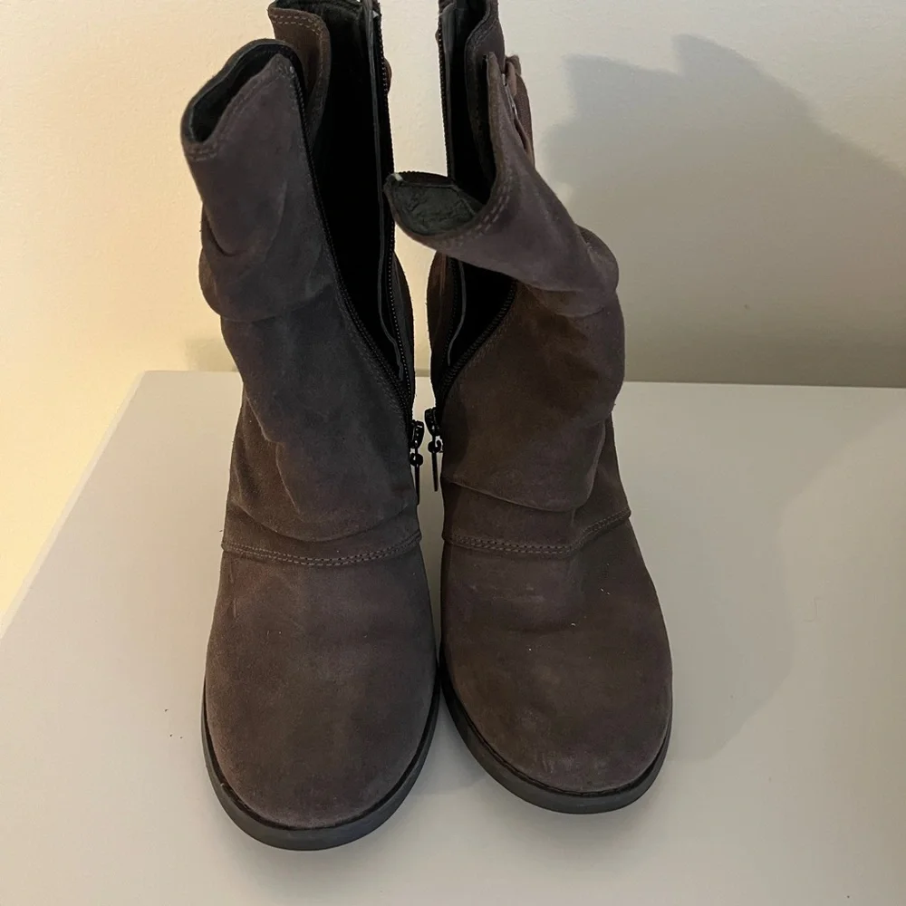 Clark’s tie detail suede booties - Picture 4 of 6